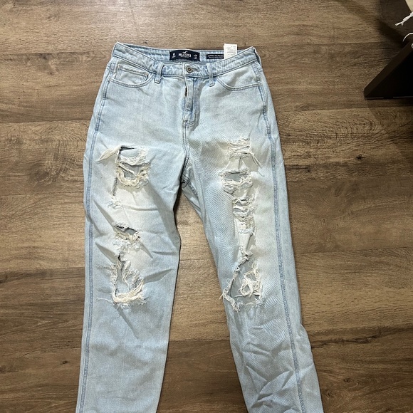 Hollister mom jeans - Picture 1 of 3